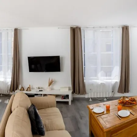 C'est Maison Bleue *