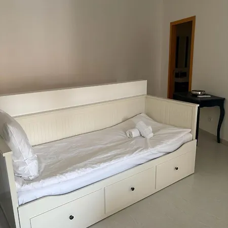 C'est Maison Bleue
