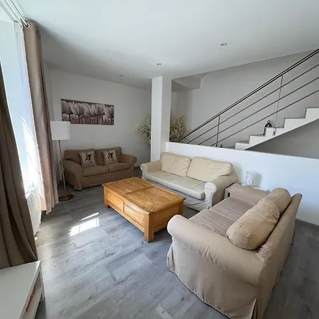 C'est Maison Bleue