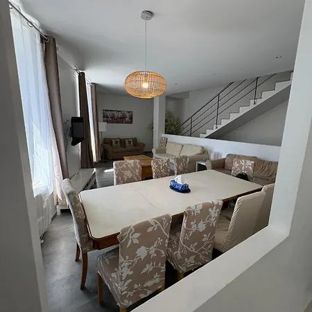 Апартаменты C'est Maison Bleue
