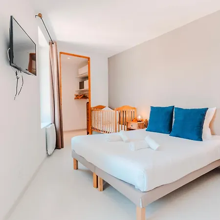 Апартаменты C'est Maison Bleue Каркассон
