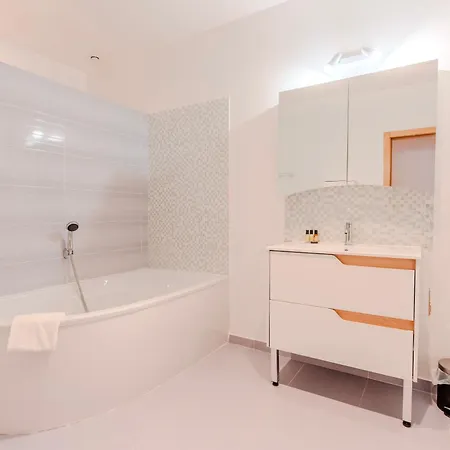 C'est Maison Bleue Каркассон