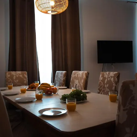 C'est Maison Bleue