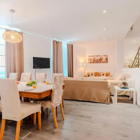 C'est Maison Bleue Апартаменты