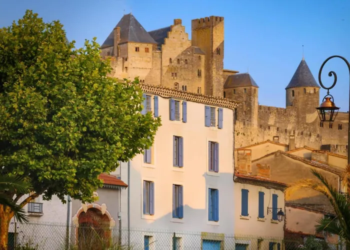 C'est Maison Bleue